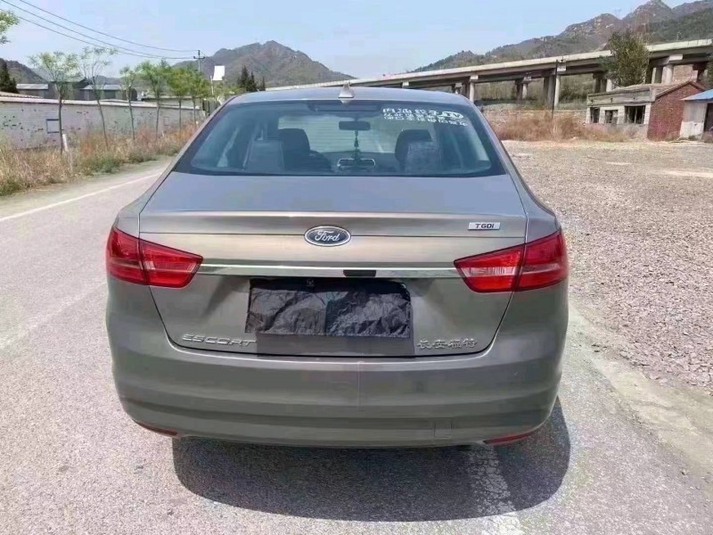 邯郸16年福特福睿斯2