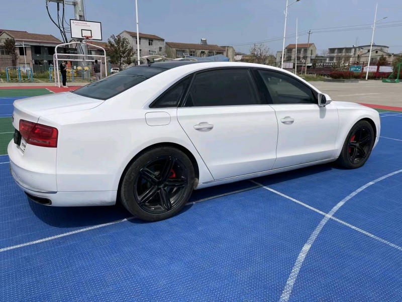 襄陽14年奧迪A8L9