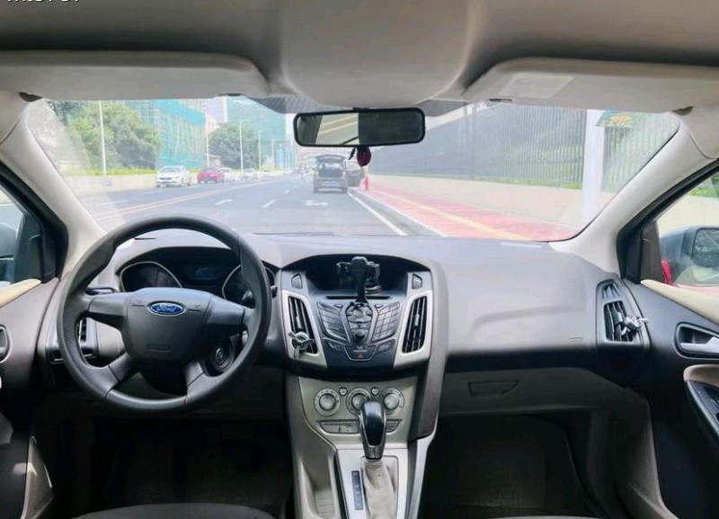 东莞14年福特福睿斯6