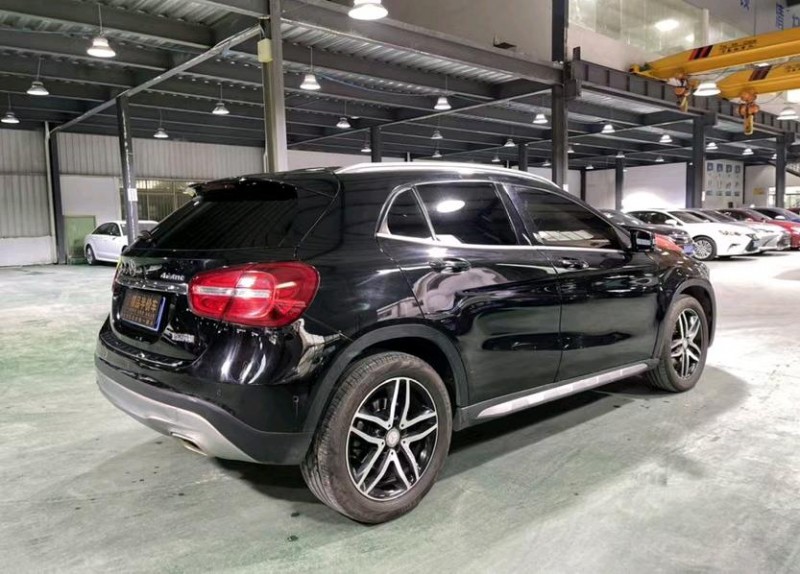 东莞15年奔驰CLA7