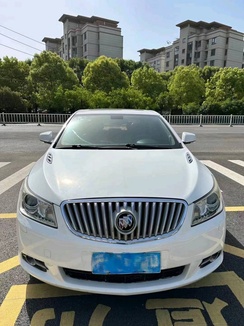 淮南13年别克君越1