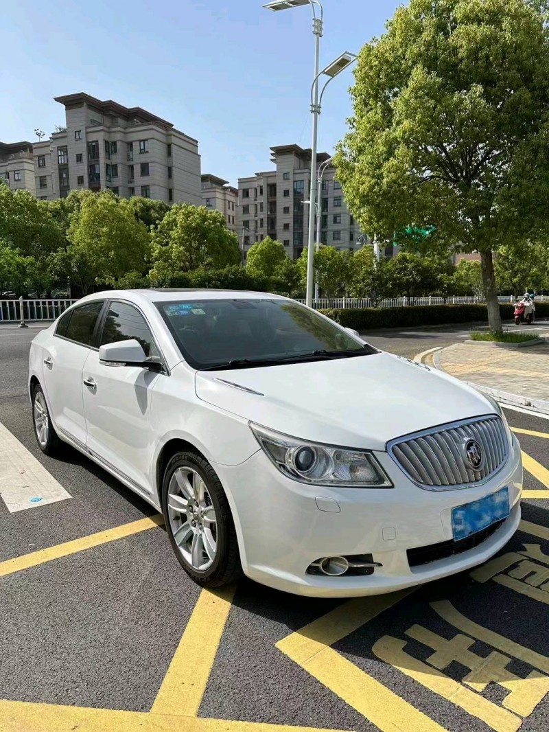 淮南13年别克君越2