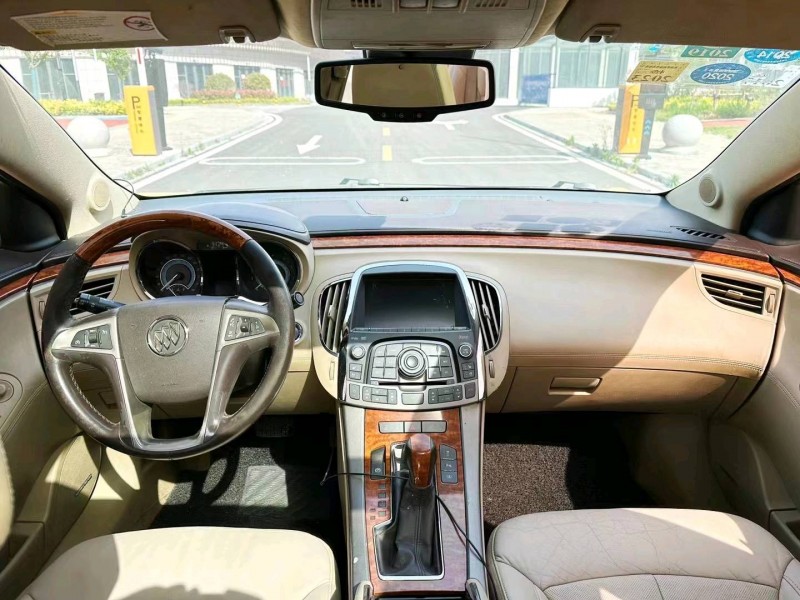 淮南13年别克君越5