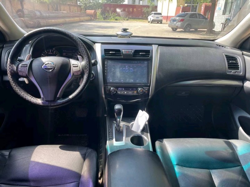 保定13年日产天籁5