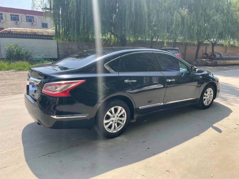 保定13年日产天籁7