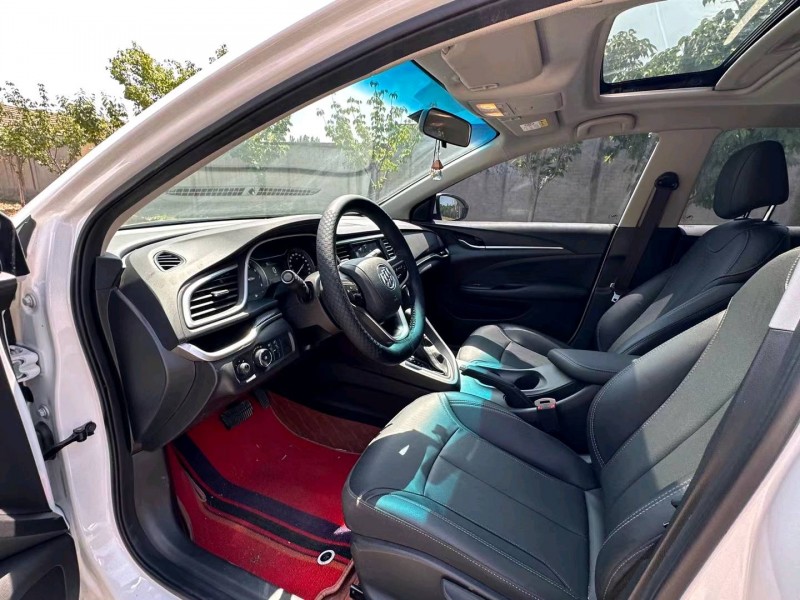 青岛23年别克英朗4