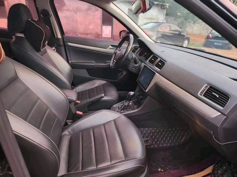 潍坊18年大众朗逸5