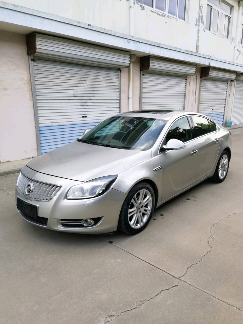 青岛11年别克君威3