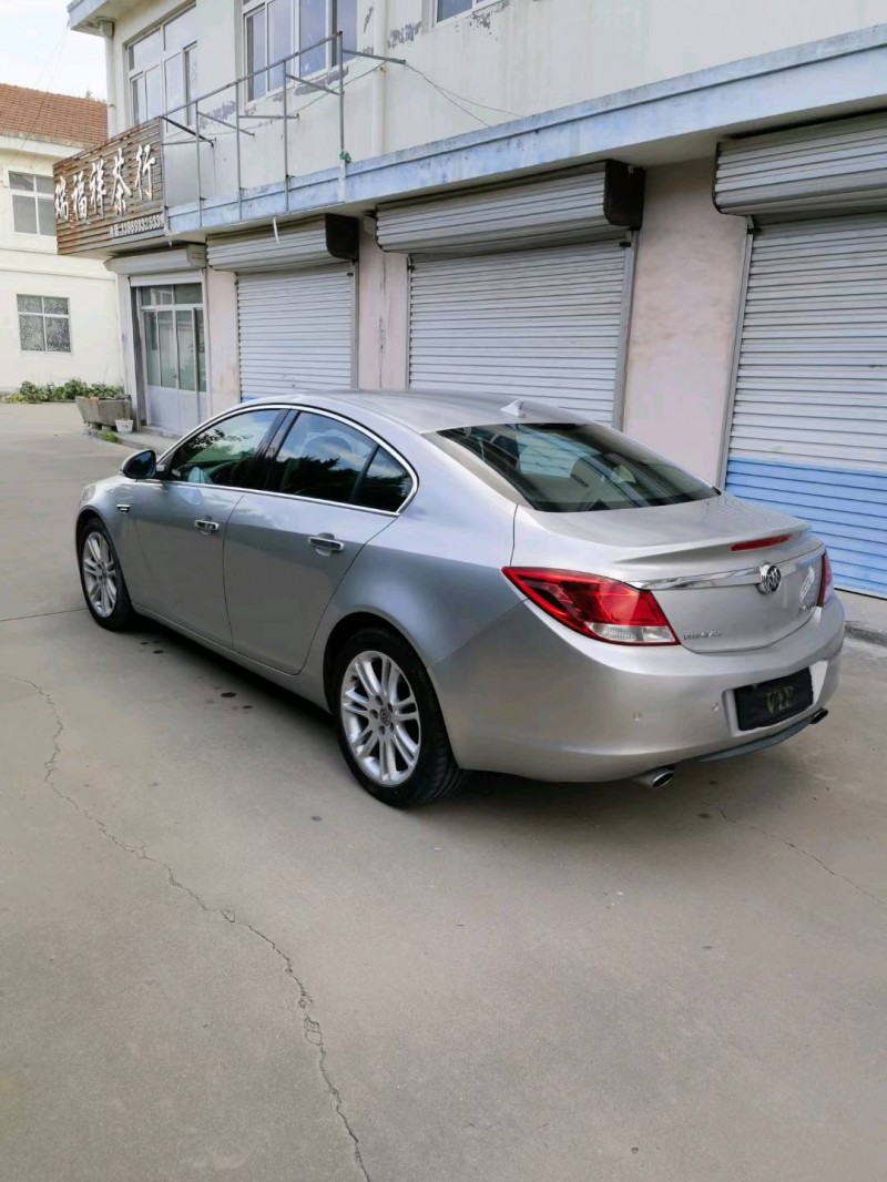 青岛11年别克君威7