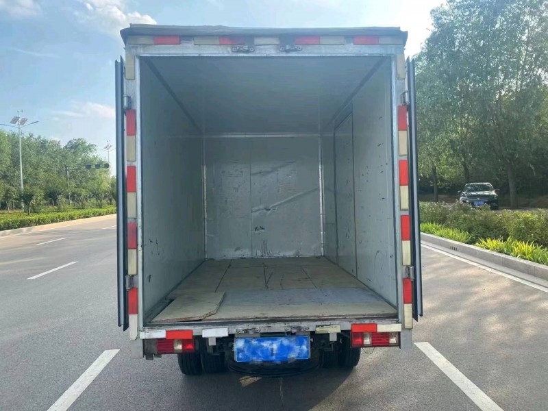 棗莊20年長安汽車跨越7