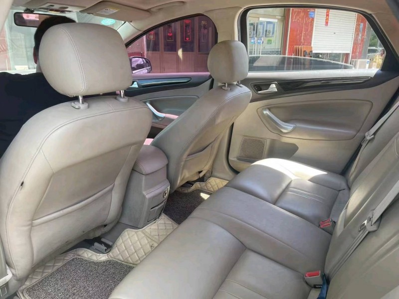 保定11年福特蒙迪欧-致胜8