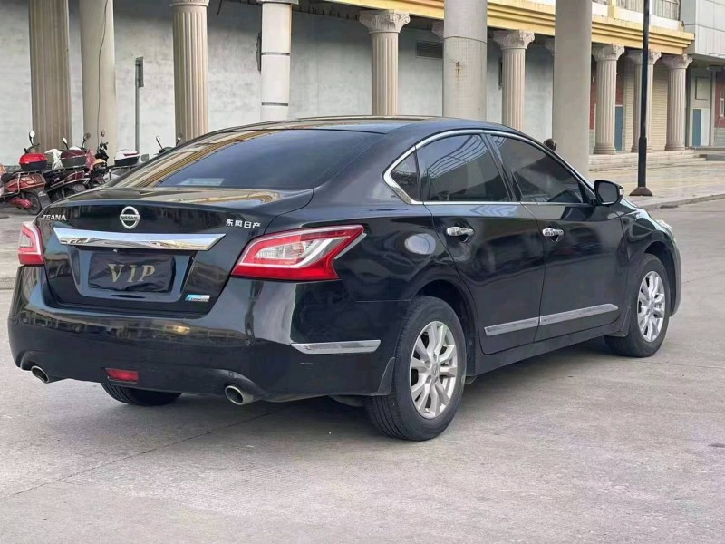 廈門13年日產天籟4