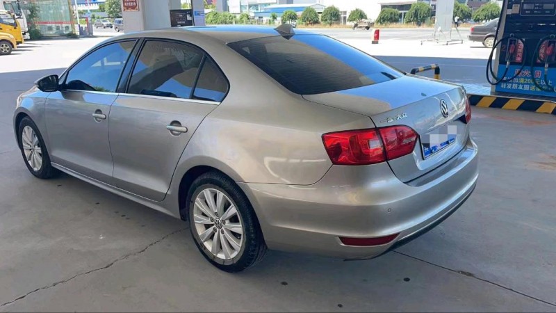 保定14年大众速腾5