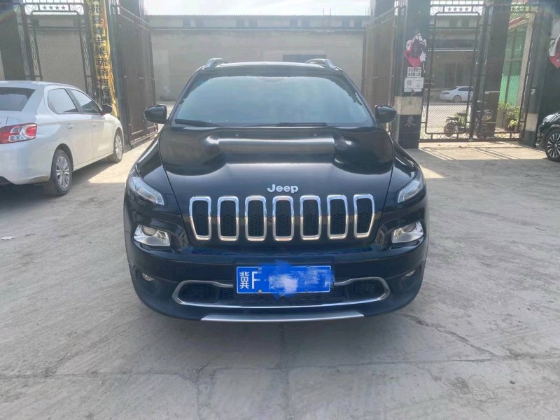 保定18年Jeep自由光1