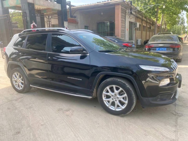 保定18年Jeep自由光2