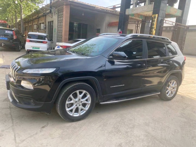 保定18年Jeep自由光3