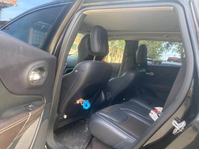 保定18年Jeep自由光6