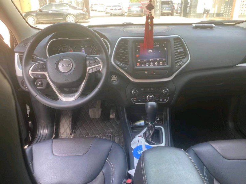 保定18年Jeep自由光7