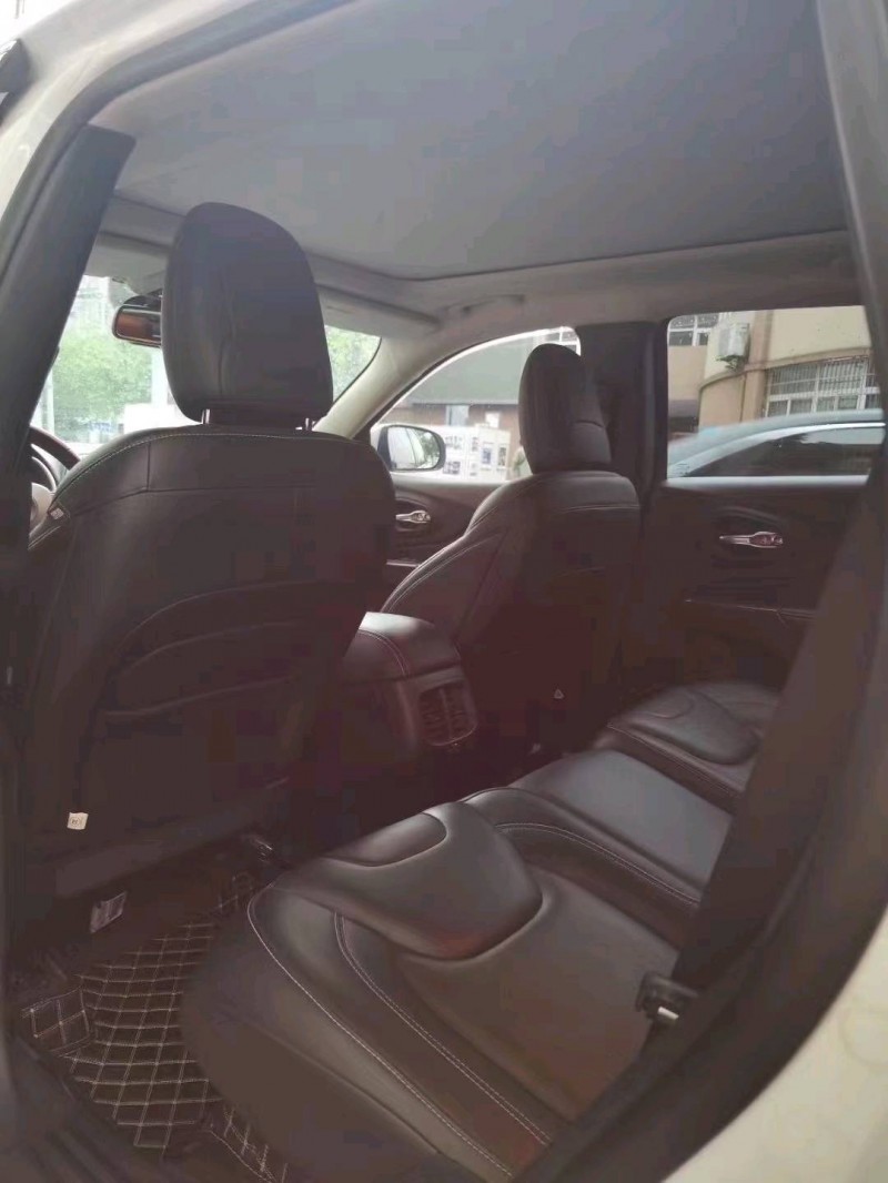 重庆21年Jeep自由光5