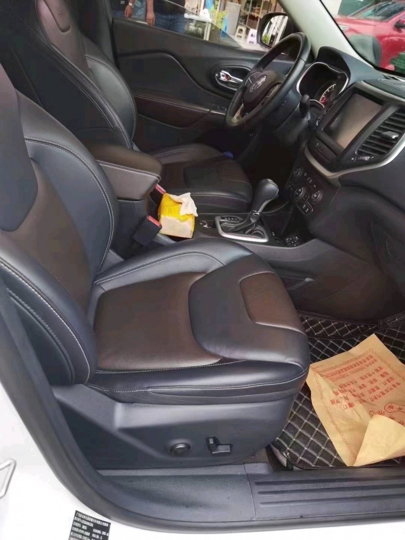 重庆21年Jeep自由光6