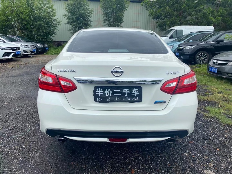 广州18年日产天籁2