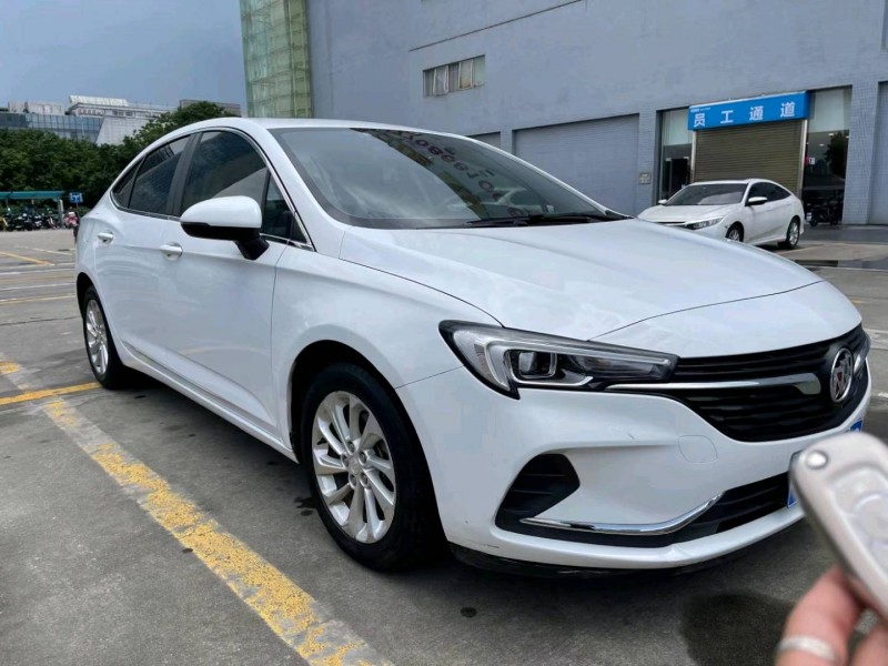 广州20年别克威朗8