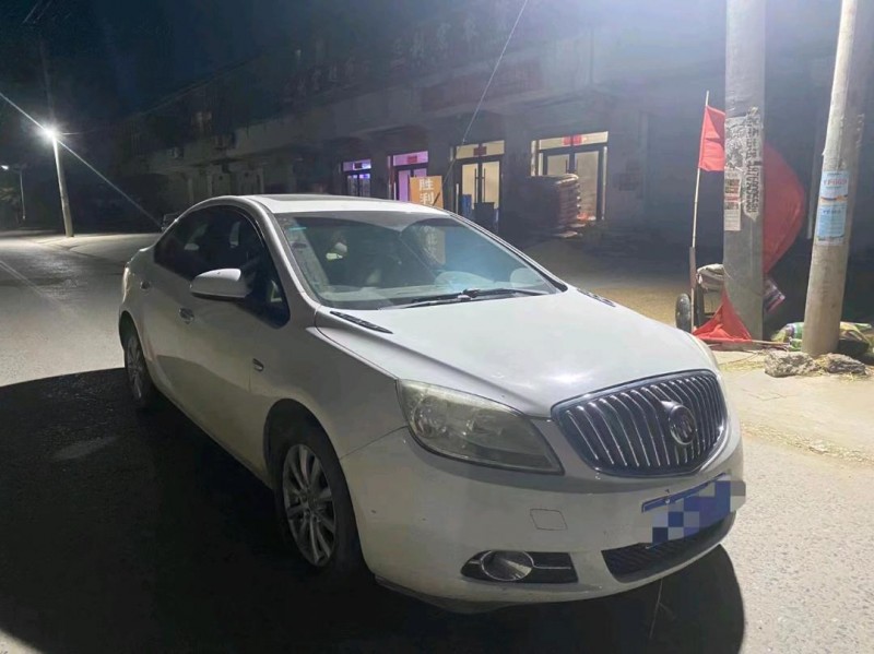 济南15年别克英朗3