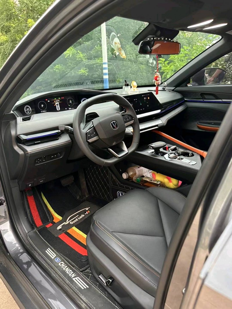 棗莊23年長安汽車UNI-V5