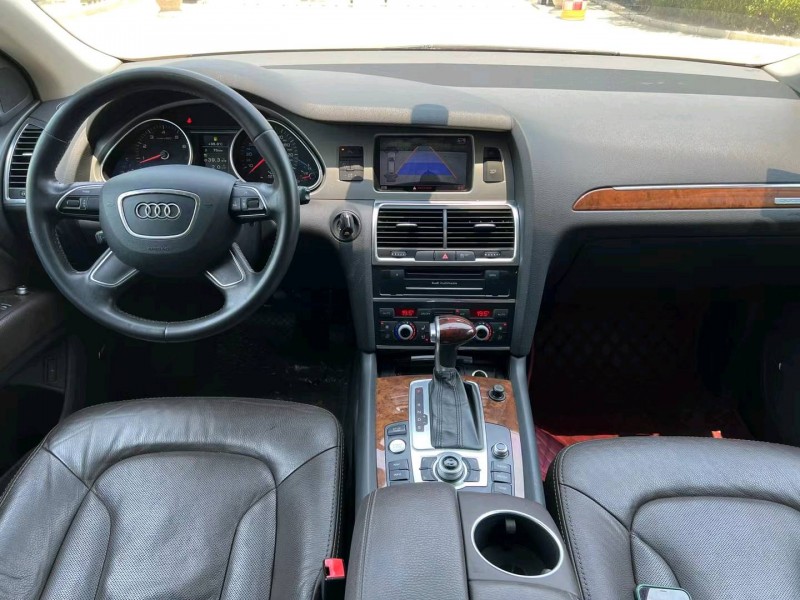 济宁14年奥迪Q75