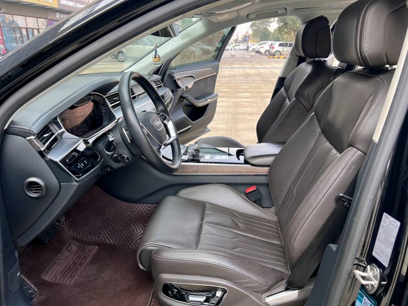 济南19年奥迪A8L3