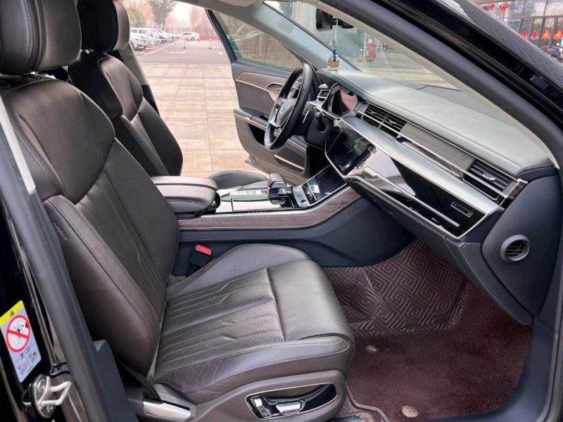 济南19年奥迪A8L4