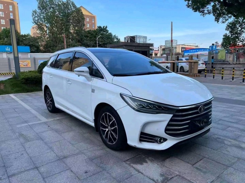 邵陽18年比亞迪宋MAX2