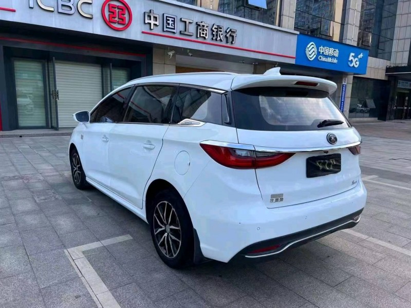 邵陽18年比亞迪宋MAX4