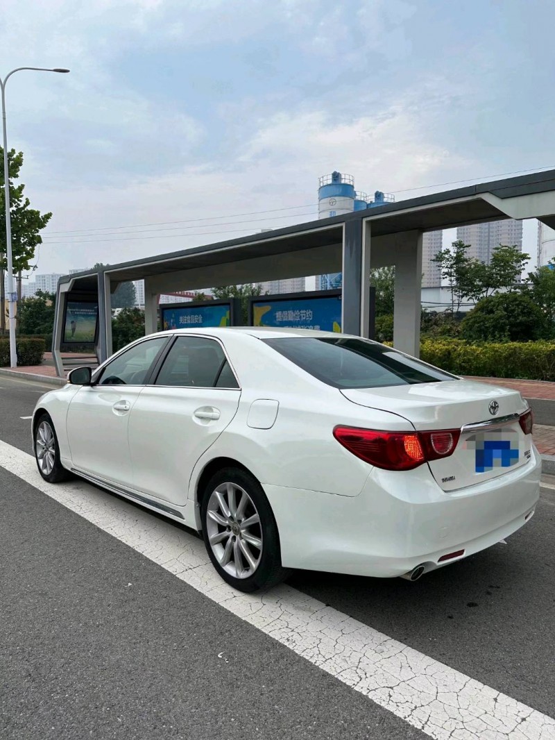 枣庄11年丰田锐志5