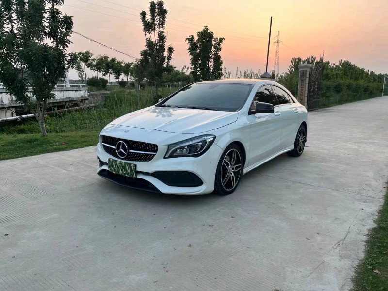徐州17年奔驰CLA3