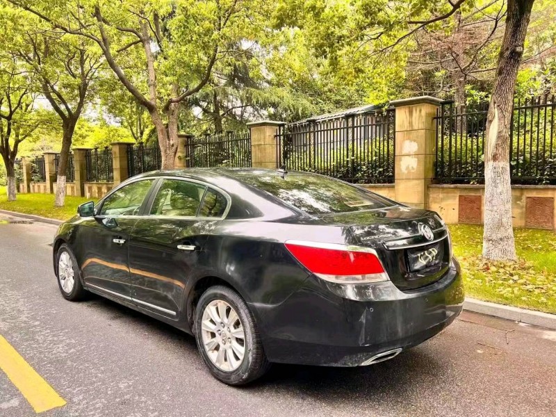 嘉兴13年别克君越6