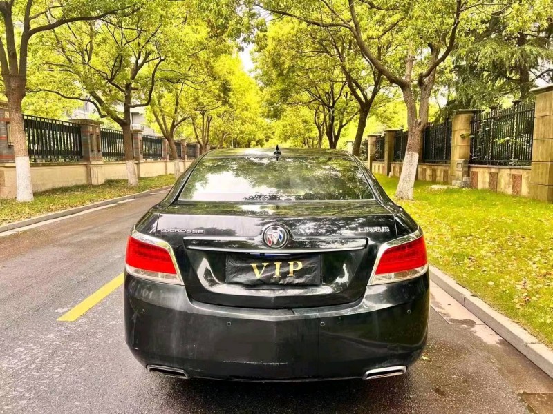 嘉兴13年别克君越9