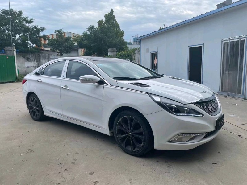 济宁14年现代索纳塔八2