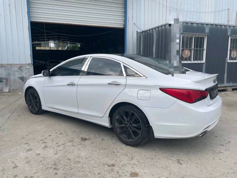 济宁14年现代索纳塔八7