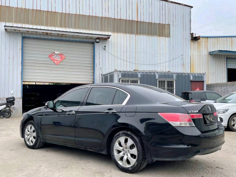 济宁11年本田雅阁8