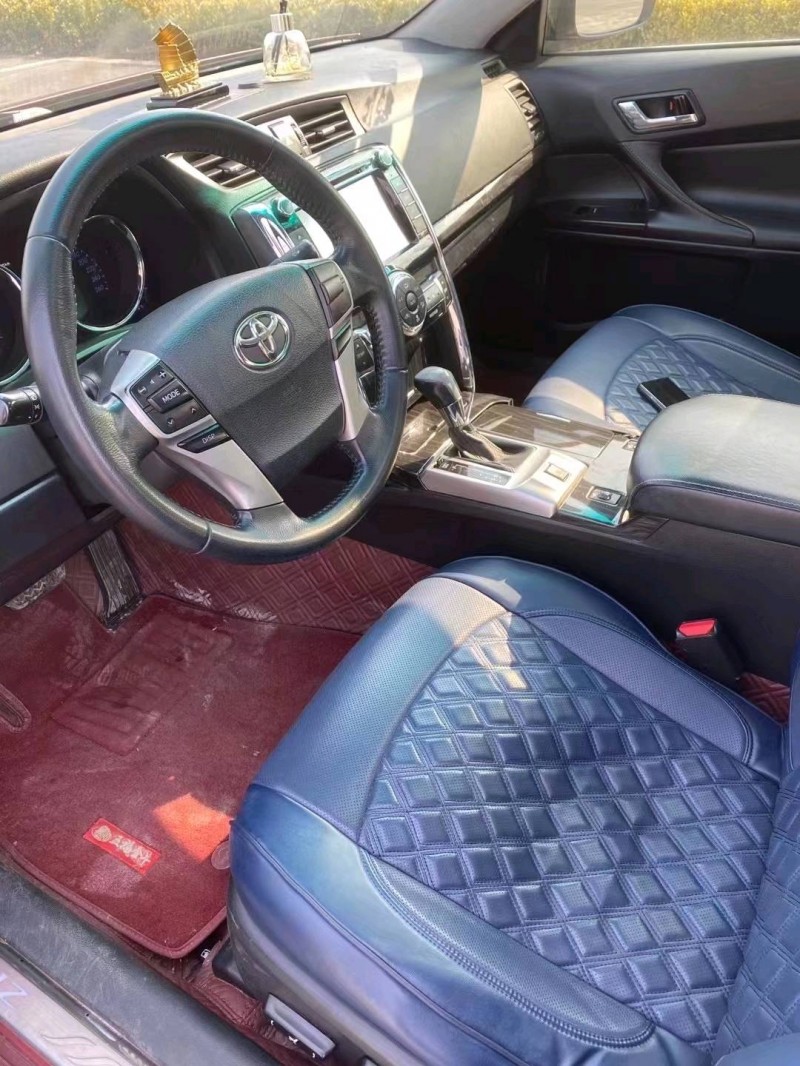 济宁12年丰田锐志3