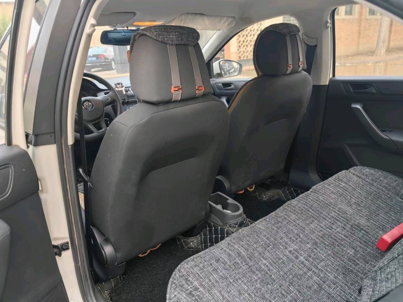 保定16年大众桑塔纳5