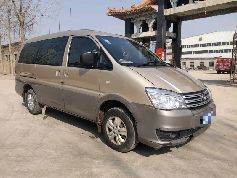 保定18年东风菱智2