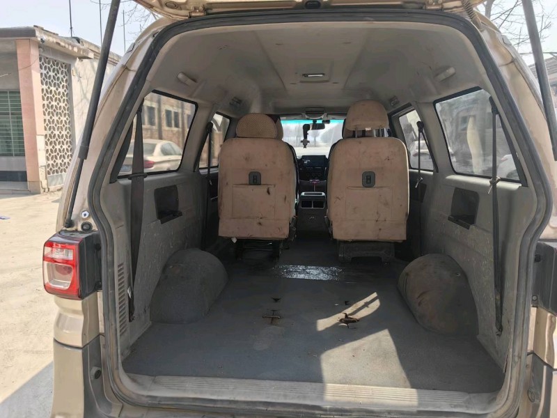 保定18年东风菱智4