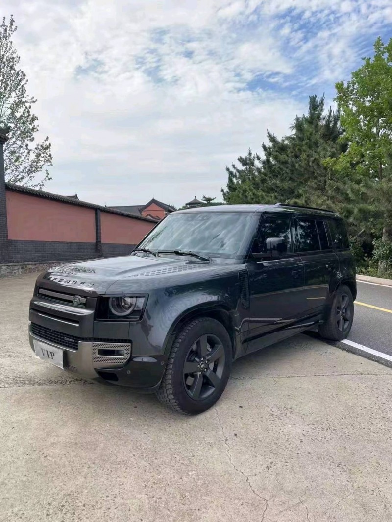 淄博23年路虎卫士2