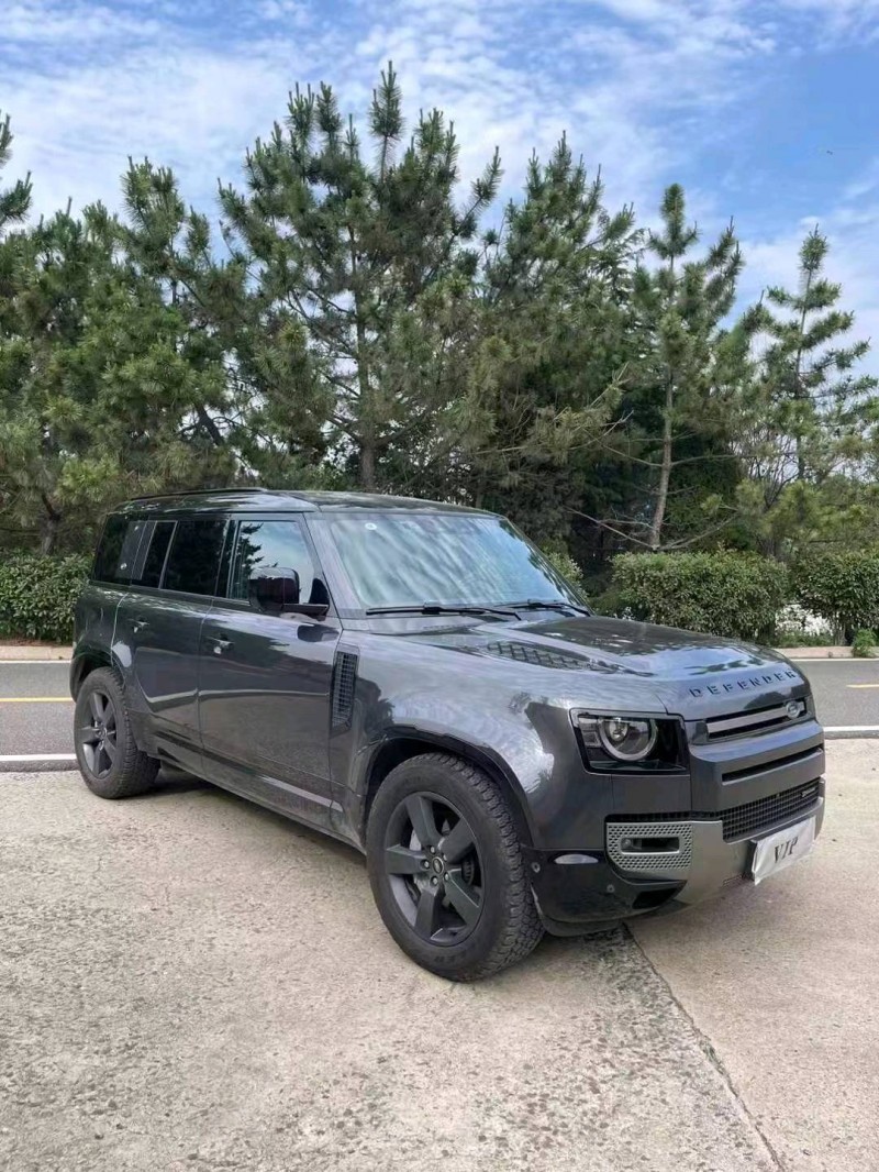 淄博23年路虎卫士3