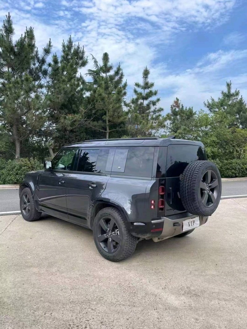 淄博23年路虎卫士4