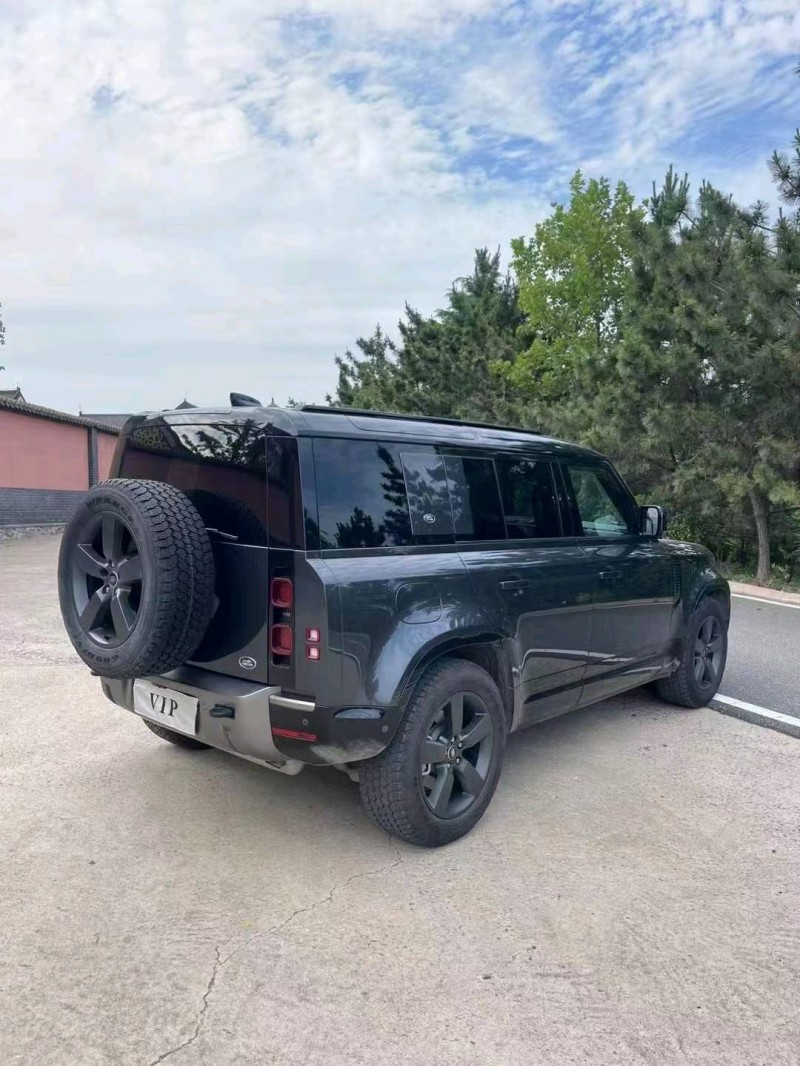 淄博23年路虎卫士7