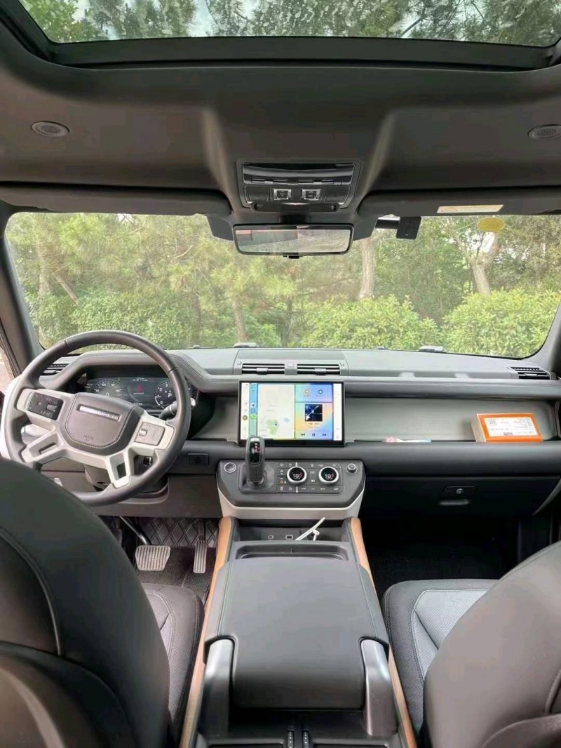 淄博23年路虎卫士8