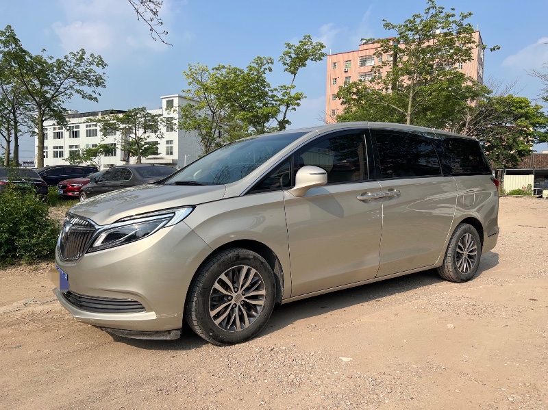 广州17年别克GL82